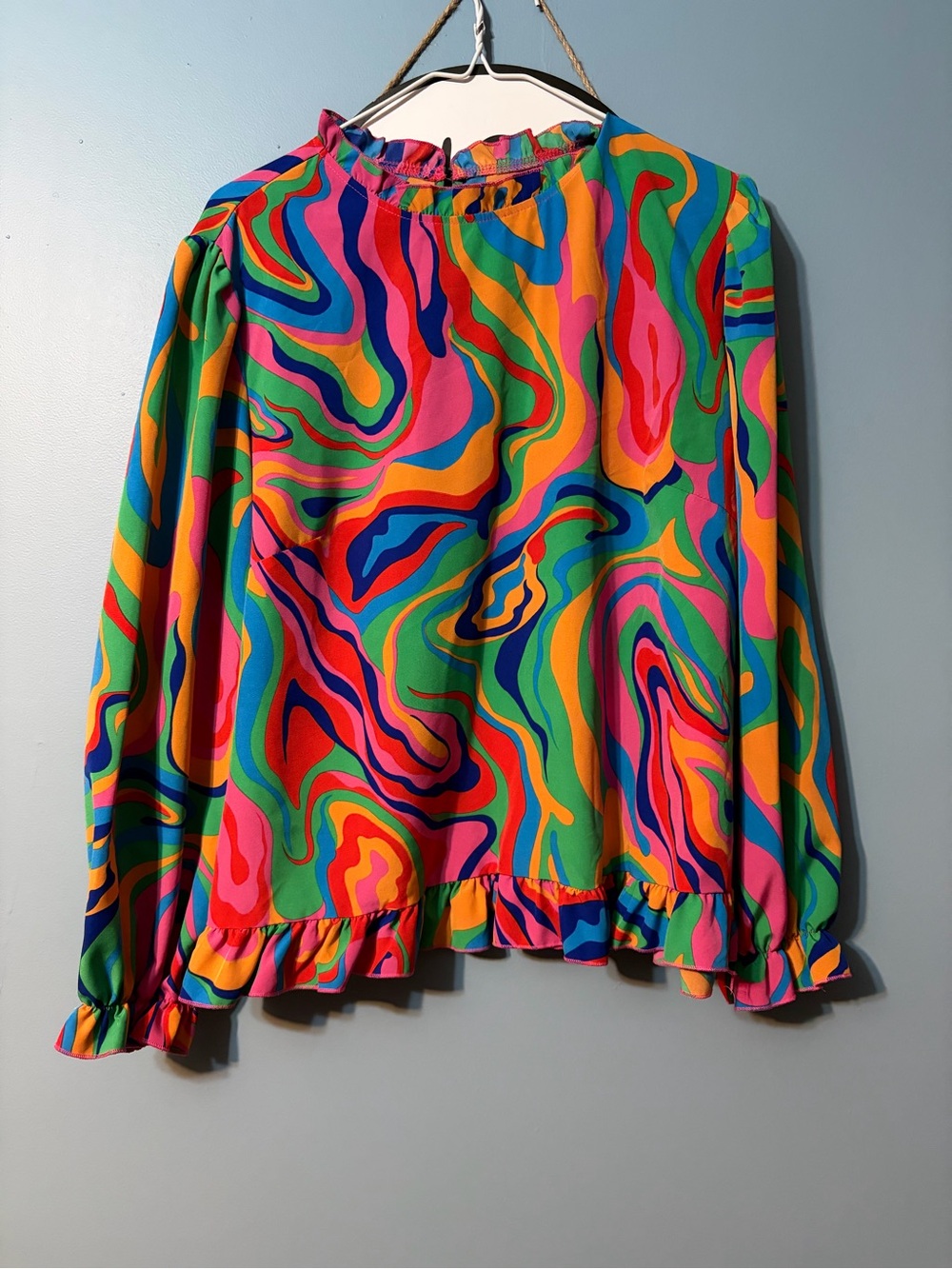 SHEIN Multicolor Swirl Ruffle Hem Blouse